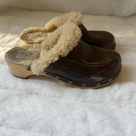 Ugg dark brown clogs with studs sheepskin lining size 5 - Picture 7 of 10